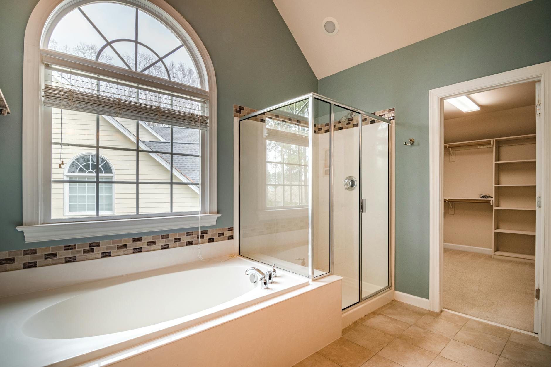 9 Transformative Master Bathroom Ideas for 2025